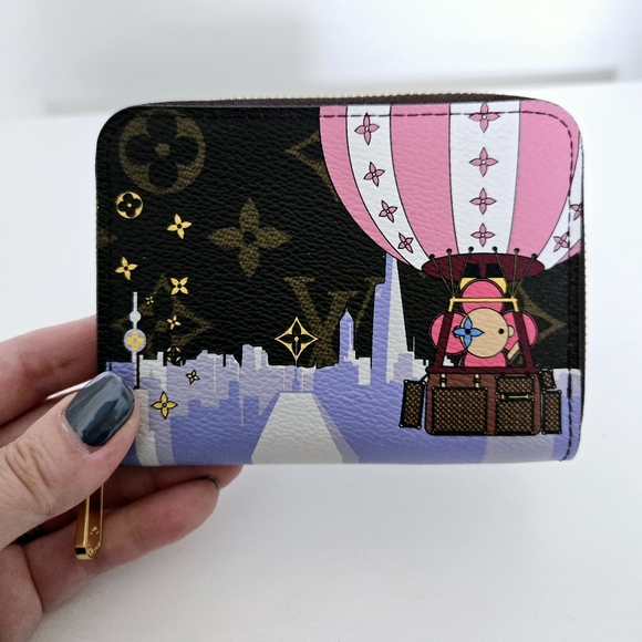 Louis Vuitton Ltd Edition Monogram Holiday Vivienne Hot Air Balloon Zippy Wallet - Picture 12 of 12